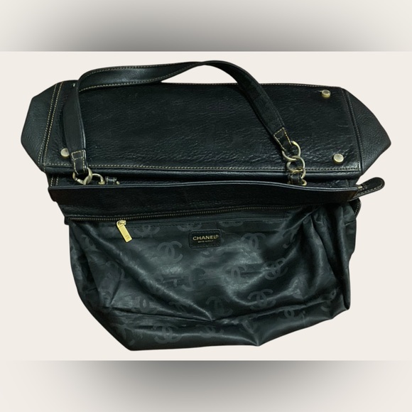 Pebbled Shoulder Tote Bag - Picture 8 of 12